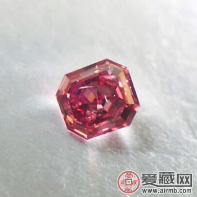 彩钻多少钱一克拉 颜色直接决定价格 