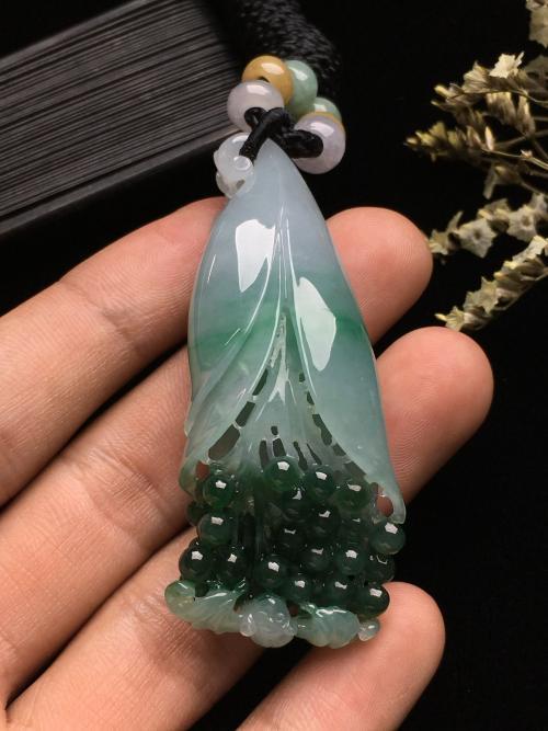 翡翠上蜡和浸蜡的区别在哪 翡翠上蜡和浸蜡的辨别技巧 