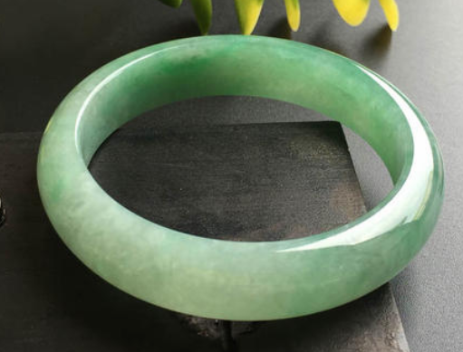 老坑冰糯种翡翠价格一般是多少钱及图片   第2张