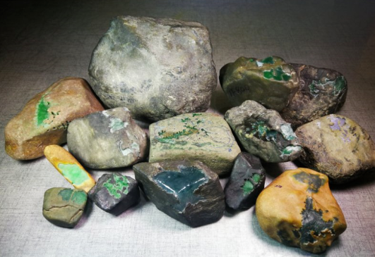 翡翠原石市场有哪些 翡翠原石市场介绍   第2张