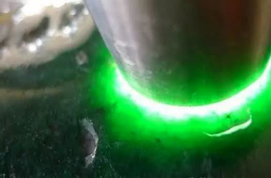 翡翠原石打灯各类表现 翡翠原石打灯能看到什么   第4张