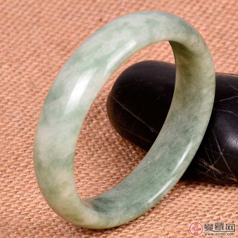 你知道蓝田玉手镯有哪些种类吗? 