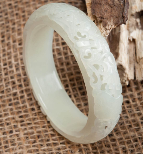 白玉手镯多少钱 白玉手镯价格及图片   第1张