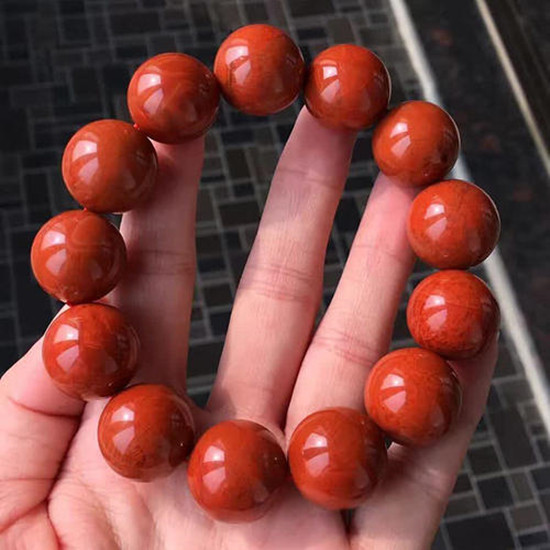 红玛瑙手串的寓意 红玛瑙手串图片介绍   第2张