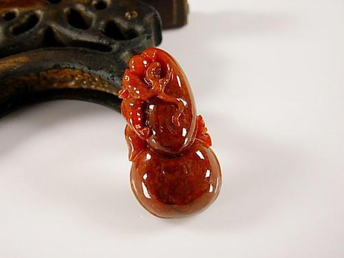 红翡与南红玛瑙如何区别 区分红翡与南红玛瑙的技巧 