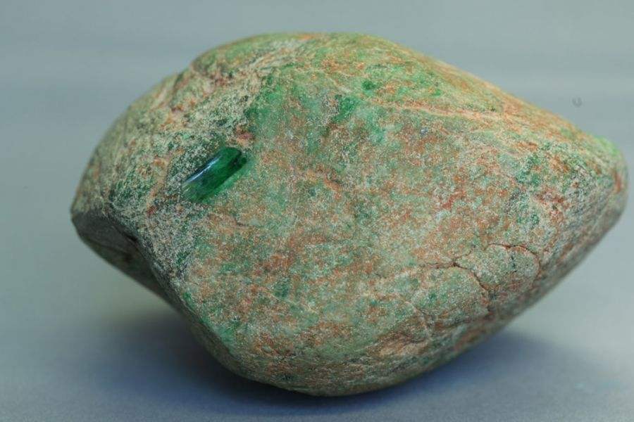 挑选翡翠原石 怎么快速辨别翡翠原石的好坏   第2张