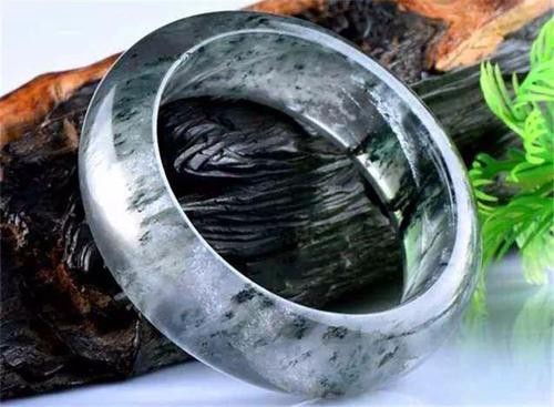 黑色玉石有哪几种 如何鉴别真假 