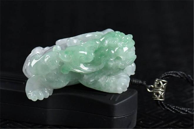 挑选翡翠貔貅的技巧 怎么看翡翠貔貅的形态