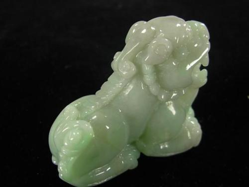 翡翠貔貅价格一般多少 种水和大小影响价格   第1张