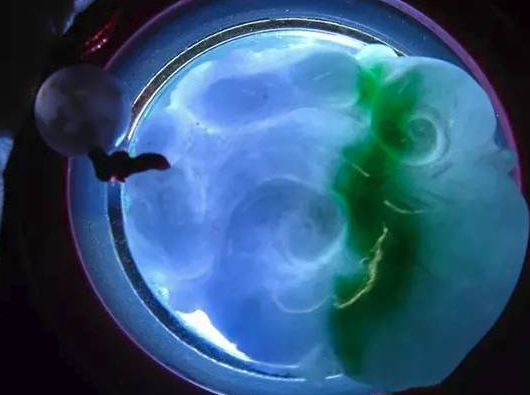 如何鉴别翡翠染色 染色翡翠有什么特征   第2张