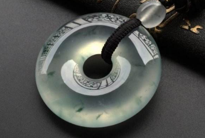 和田玉和翡翠哪个好 和田玉和翡翠区分