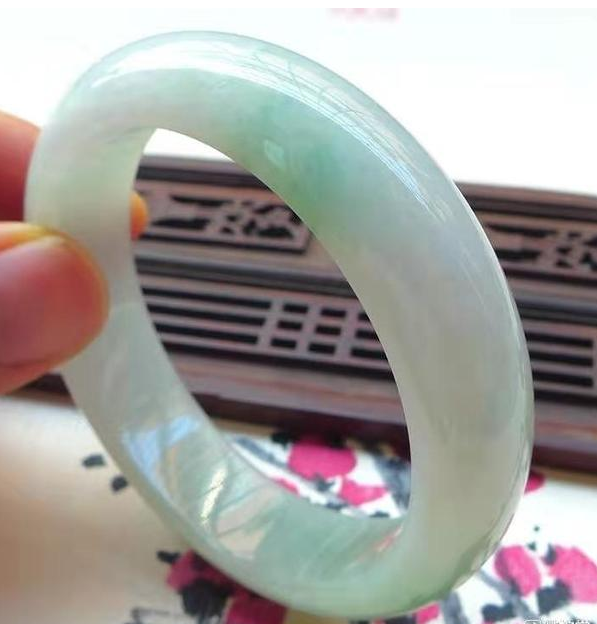 怎么鉴别一块冰种翡翠原石的真伪   第1张