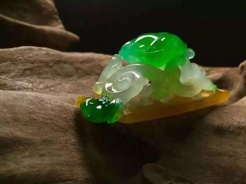 翡翠保养要泡水 是用冷开水吗   第1张