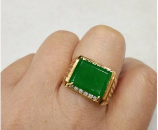 翡翠戒指的寓意 男女佩戴翡翠戒指的寓意是什么   第2张