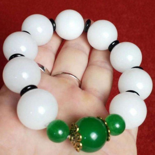 硬玉与软玉哪个贵 硬玉和软玉的区别 