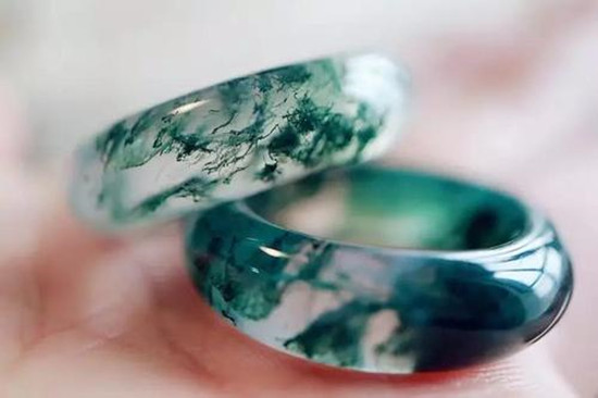 玛瑙和翡翠哪个更好 玛瑙和翡翠图片介绍   第1张