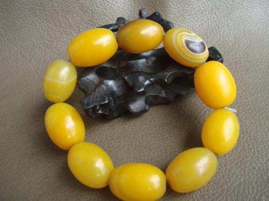 黄玛瑙值钱吗 黄玛瑙如何辨别好坏   第1张