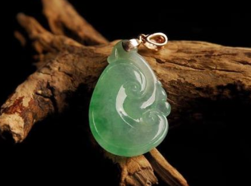 怎么分辨真假翡翠 真假翡翠五大鉴别方法 第2张