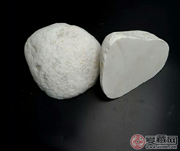 白云石价格的变化，会由于什么而产生 