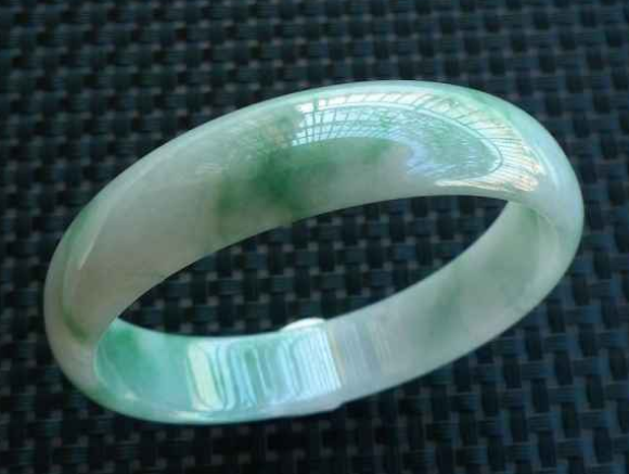 糯种翡翠市场价 糯种翡翠现在市场价格多少   第2张