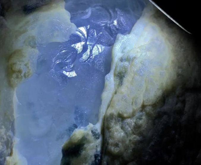 翡翠原石场口鉴别 翡翠原石场口鉴别特征 第1张