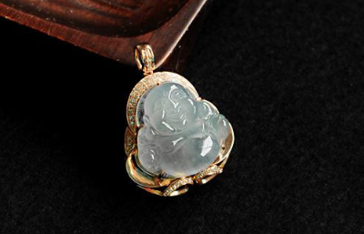 镶金冰种翡翠玉佛价格 镶金冰种翡翠玉佛价格及图片   第2张