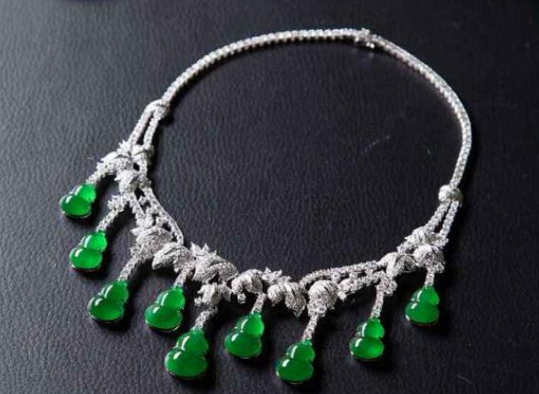 翡翠项链市场价 翡翠项链什么价位   第2张