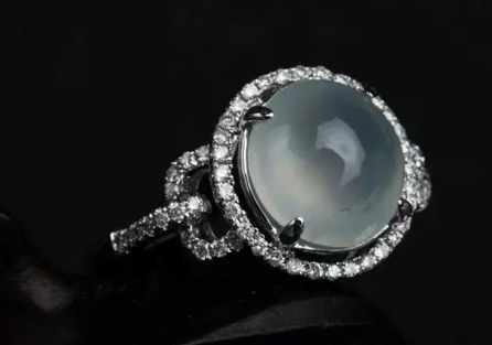 冰种翡翠戒指市场价格 冰种翡翠戒指多少钱 第2张