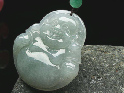 翡翠玉佛吊坠的价格 翡翠玉佛吊坠真的便宜吗   第1张