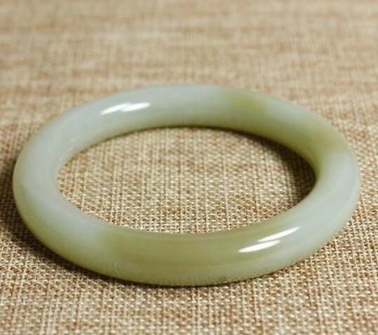 青海昆仑玉手镯值钱吗 昆仑玉能收藏吗 