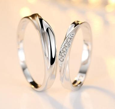 银戒指多少钱 2019银戒市场价   第1张