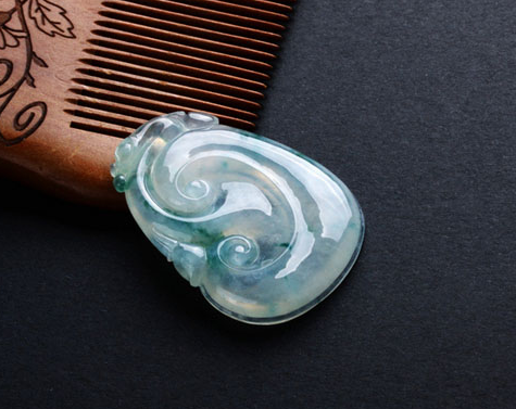 翡翠如意市场价格 翡翠如意多少钱一个   第1张