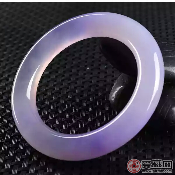 怎样的玉手镯好，好看的玉手镯图片分享 