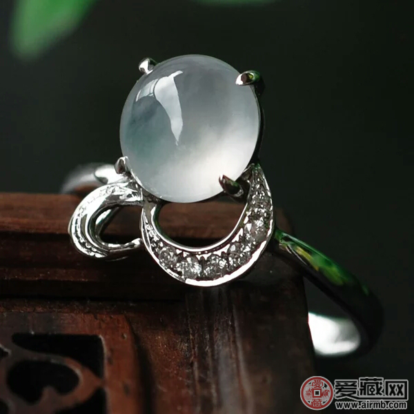 三色翡翠保养的注意事项 