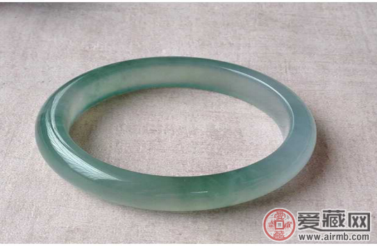 什么是芙蓉种翡翠，芙蓉种翡翠价格是多少呢 