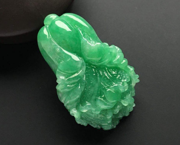 翡翠白菜寓意 翡翠白菜寓意你知多少   第1张