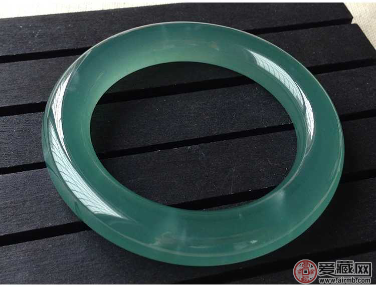 龙石种翡翠，你听说过吗？   第2张