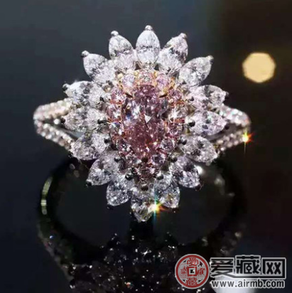 彩钻里哪种颜色的钻石最昂贵？ 