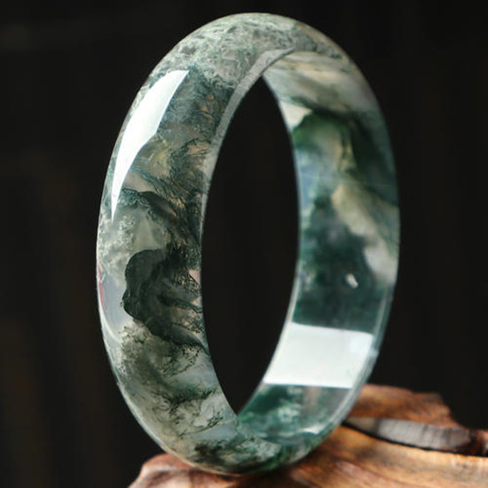 水草玛瑙戴左手还是右手 水草玛瑙作用及功效   第2张