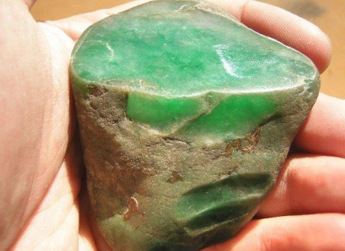 翡翠毛料加工 翡翠毛料加工三大工艺   第1张