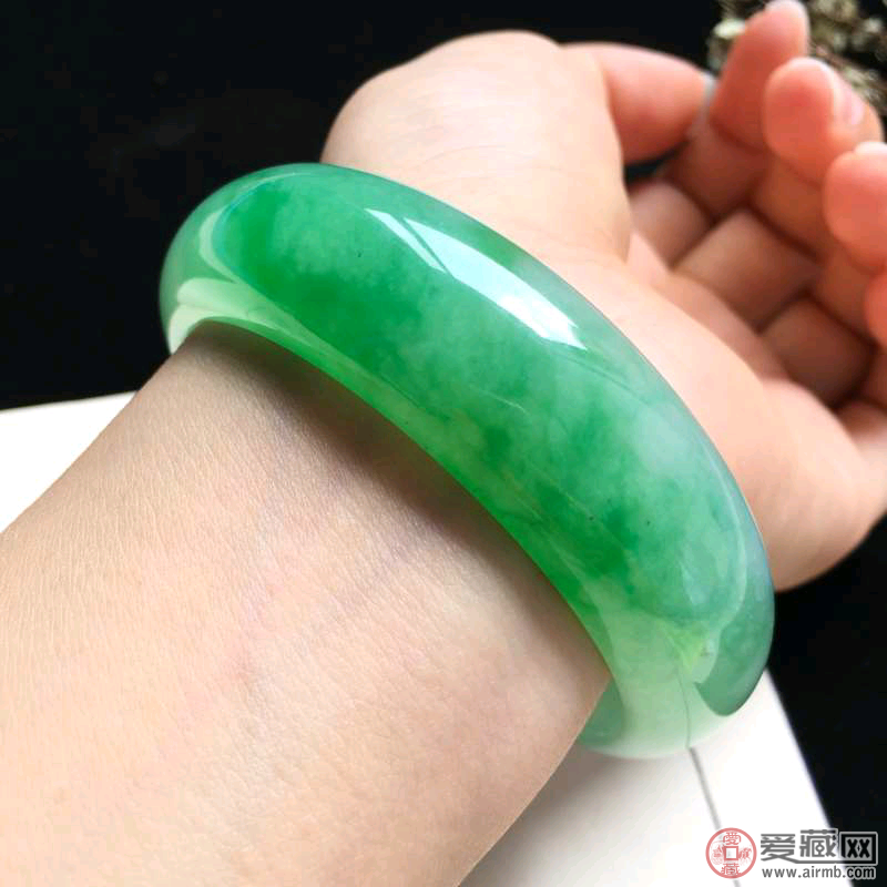 冰糯种翡翠真假应该怎么看？ 