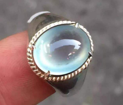 玻璃种翡翠戒面市场价 玻璃种翡翠戒面多少钱一个及图片   第2张