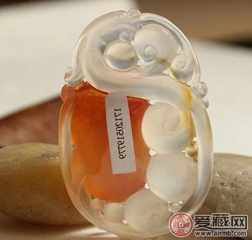 冰彩玉髓鉴定方式，有基本以下三种方式 