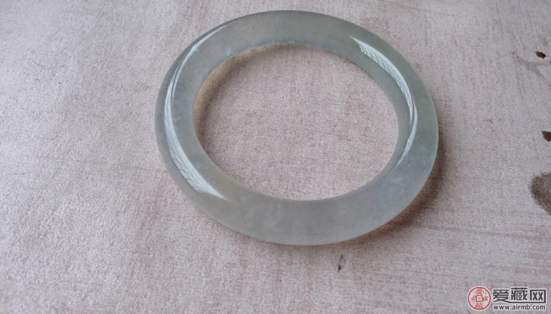 怎么挑选值钱的雪花棉翡翠？什么样的雪花棉翡翠值钱 