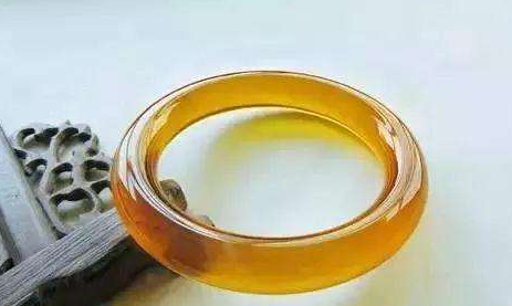 黄翡翠的鉴别方法 如何辨别烧过的黄翡   第1张