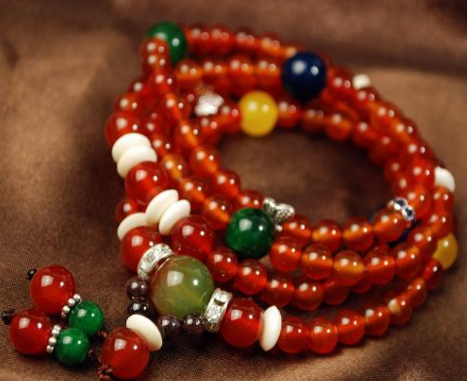 石榴石好还是玛瑙好 哪个价格贵 第2张