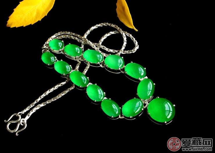 帝王绿和祖母绿哪个贵? 