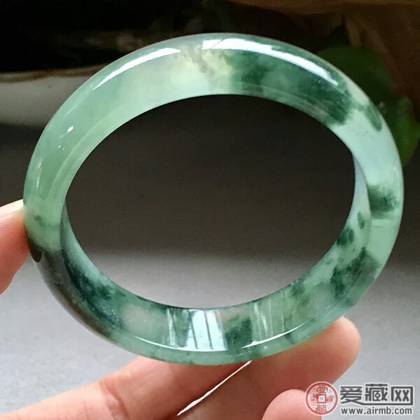 铁龙生翡翠保养的技巧 