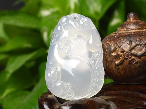 玉髓和阿富汗玉的哪个好 不同品种有什么差