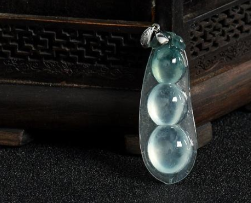 一般翡翠吊坠多少钱 翡翠吊坠的价钱   第1张